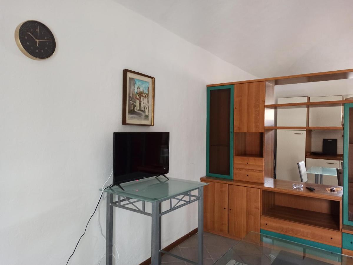 Il Ballatoio Di Giulia Apartment Asti Bagian luar foto